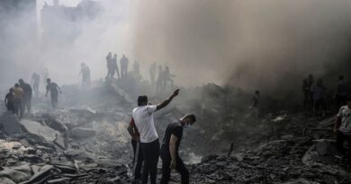 Fonte immagine: Dopo un bombardamento israeliano a Rafah, nel sud della Striscia di Gaza, 12 ottobre 2023. (Abed Rahim Khatib, Picture-Alliance Dpa-Ap-LaPresse) https://www.internazionale.it/opinione/pierre-haski/2023/10/13/gaza-rifugiati-egitto